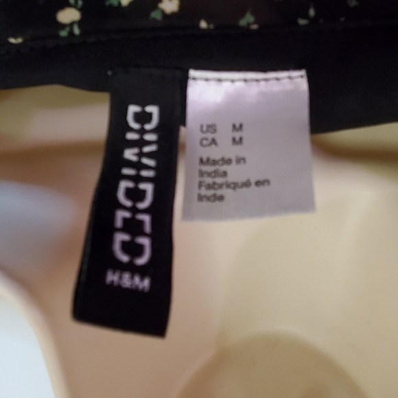 H&M DIVIDED Black & Yellow Multi-Color Floral Puff Sleeve Playsuit, Medium - Picture 16 of 16